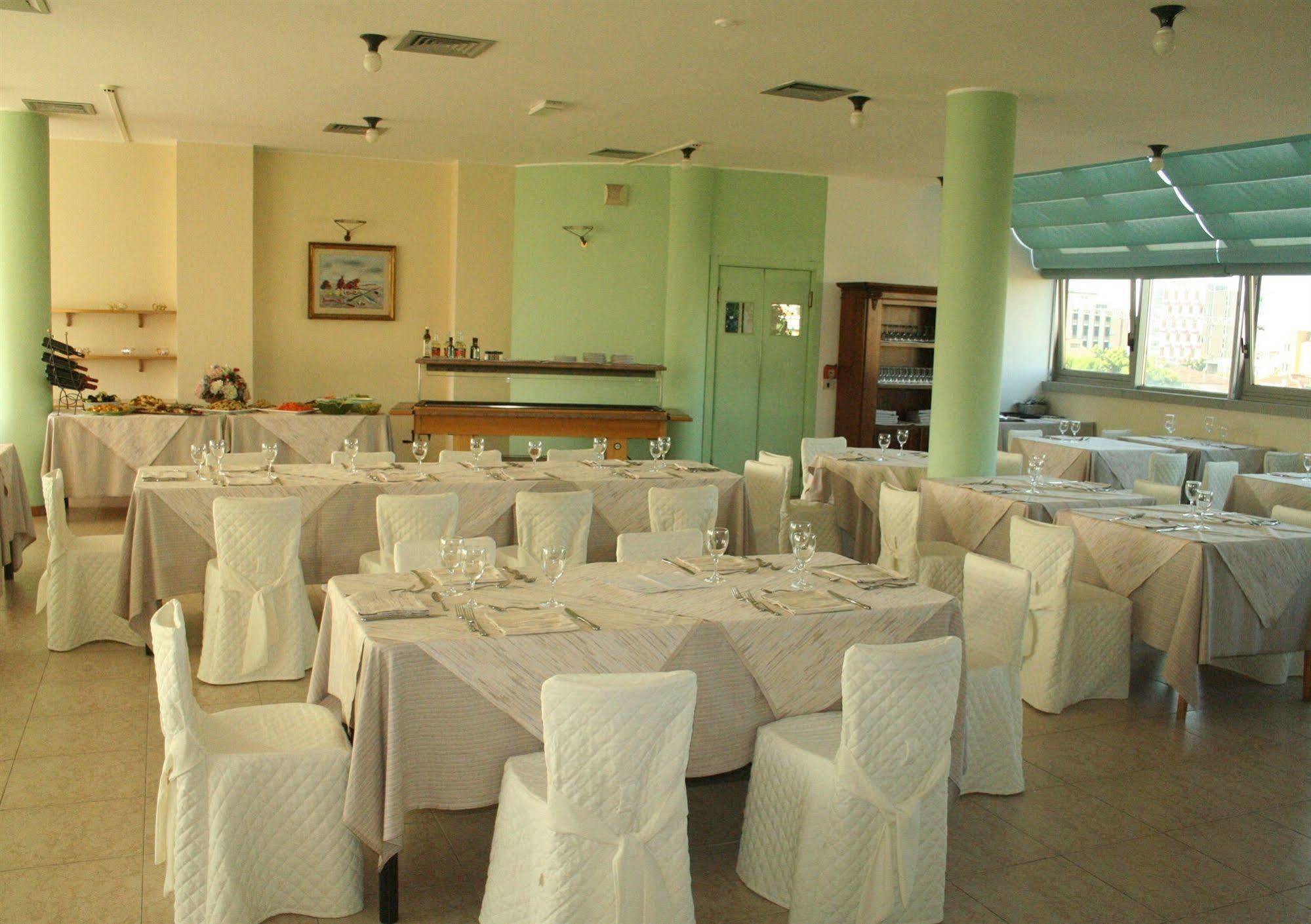 Hotel Elvezia Pesaro Exterior photo